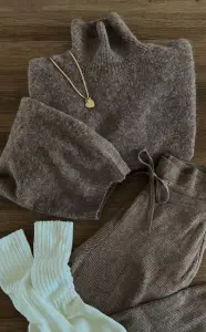 Look hiver cosy marron sépya